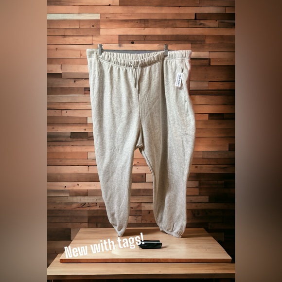 Old Navy NWT women’s joggers - Picture 1 of 1